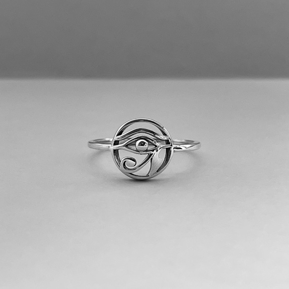 Sterling silver eye of Horus, eye of Horus ring, silver eye of Horus, Egyptian - Picture 4 of 10